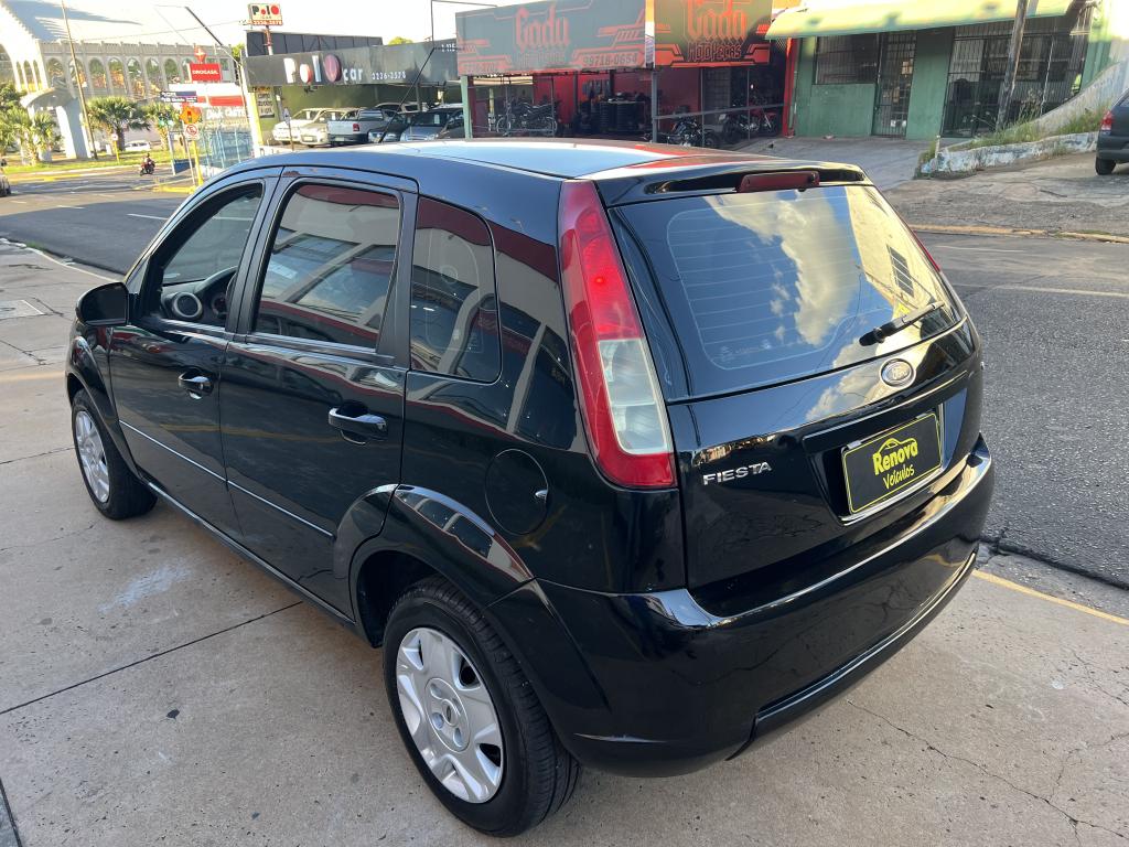 FORD Fiesta Hatch - Foto