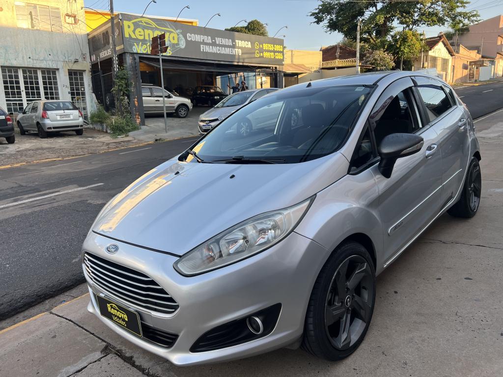 FORD Fiesta Hatch - Foto