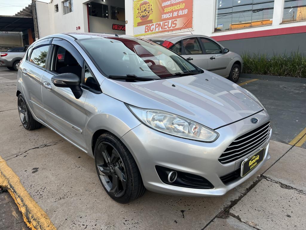 FORD Fiesta Hatch - Foto