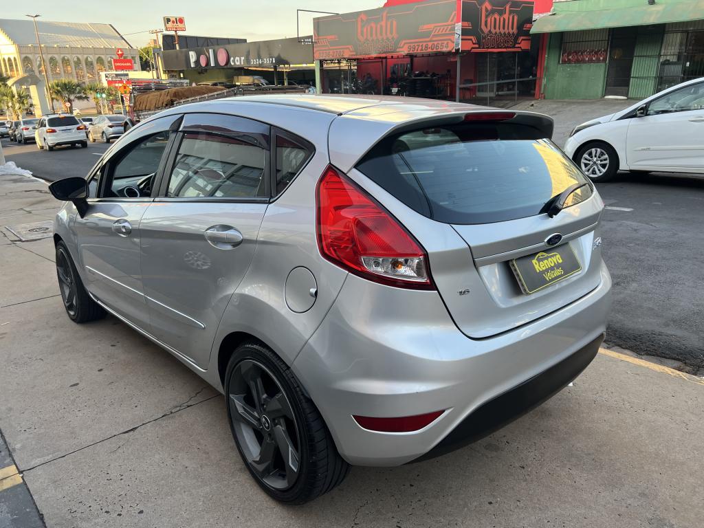 FORD Fiesta Hatch - Foto