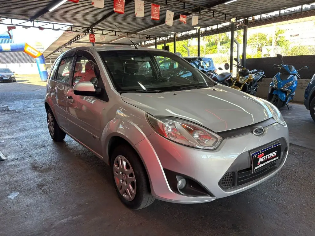 FORD Fiesta Hatch - Foto