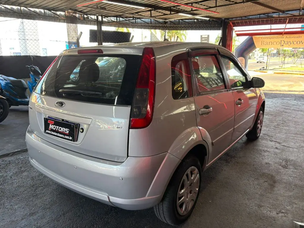 FORD Fiesta Hatch - Foto