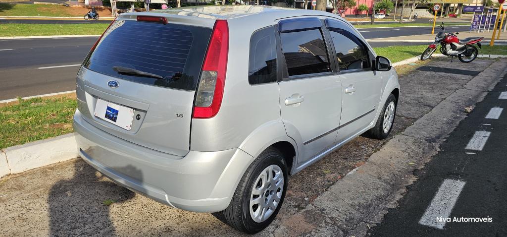 FORD Fiesta Hatch - Foto