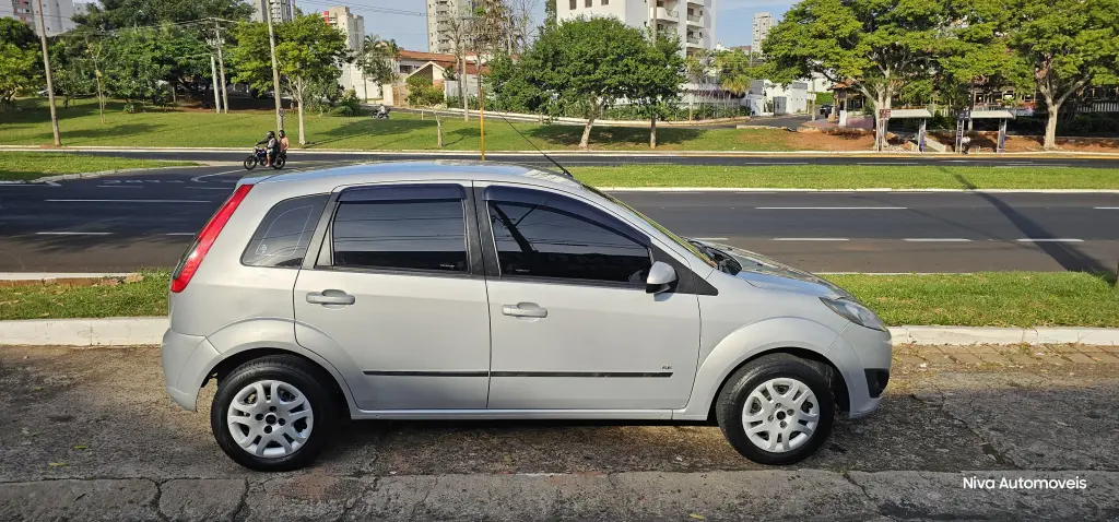 FORD Fiesta Hatch - Foto