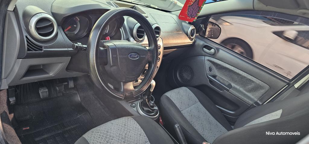 FORD Fiesta Hatch - Foto