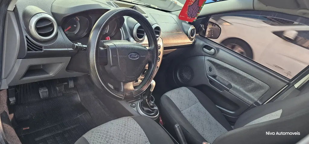 FORD Fiesta Hatch - Foto