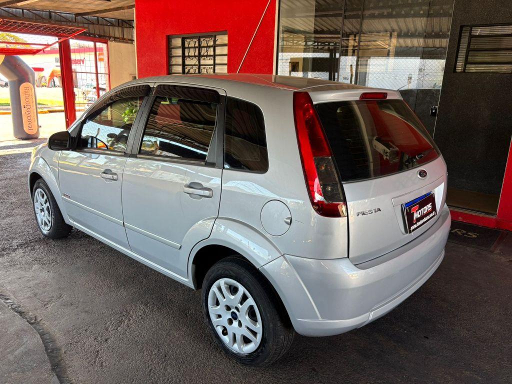 FORD Fiesta Hatch - Foto