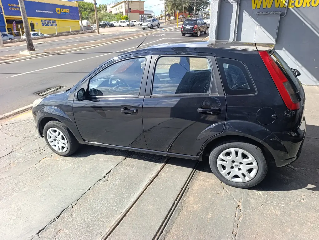 FORD Fiesta Hatch - Foto