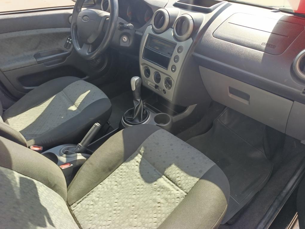 FORD Fiesta Hatch - Foto