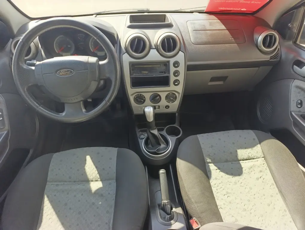 FORD Fiesta Hatch - Foto