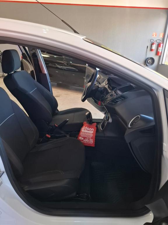 FORD Fiesta Hatch - Foto