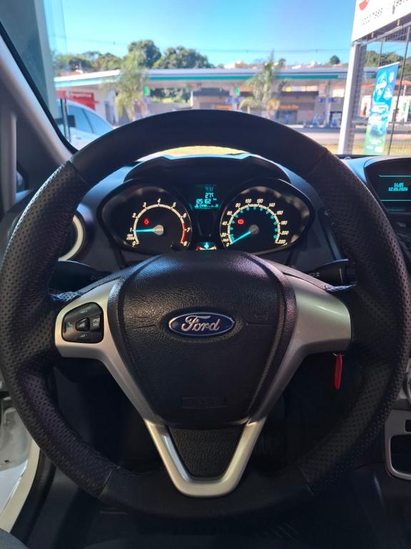 FORD Fiesta Hatch - Foto