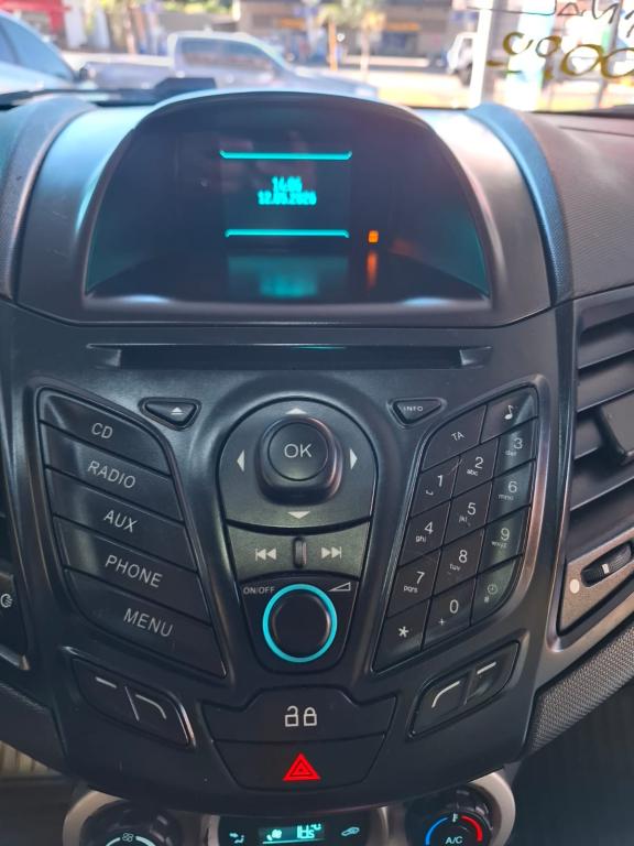 FORD Fiesta Hatch - Foto