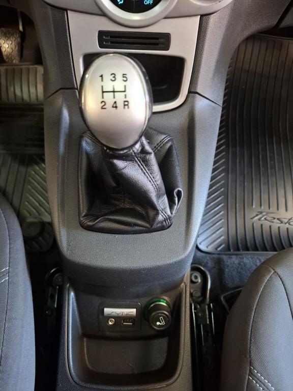 FORD Fiesta Hatch - Foto