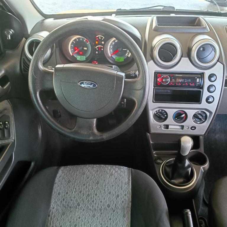 FORD Fiesta Hatch - Foto