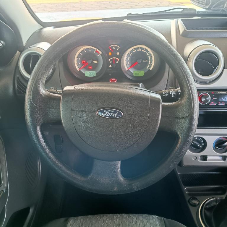 FORD Fiesta Hatch - Foto