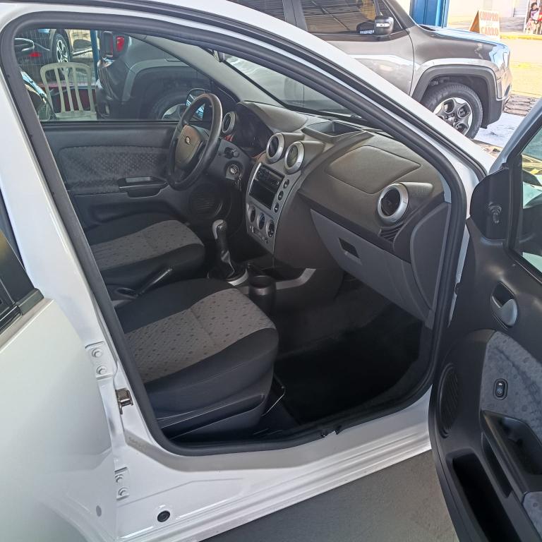 FORD Fiesta Hatch - Foto