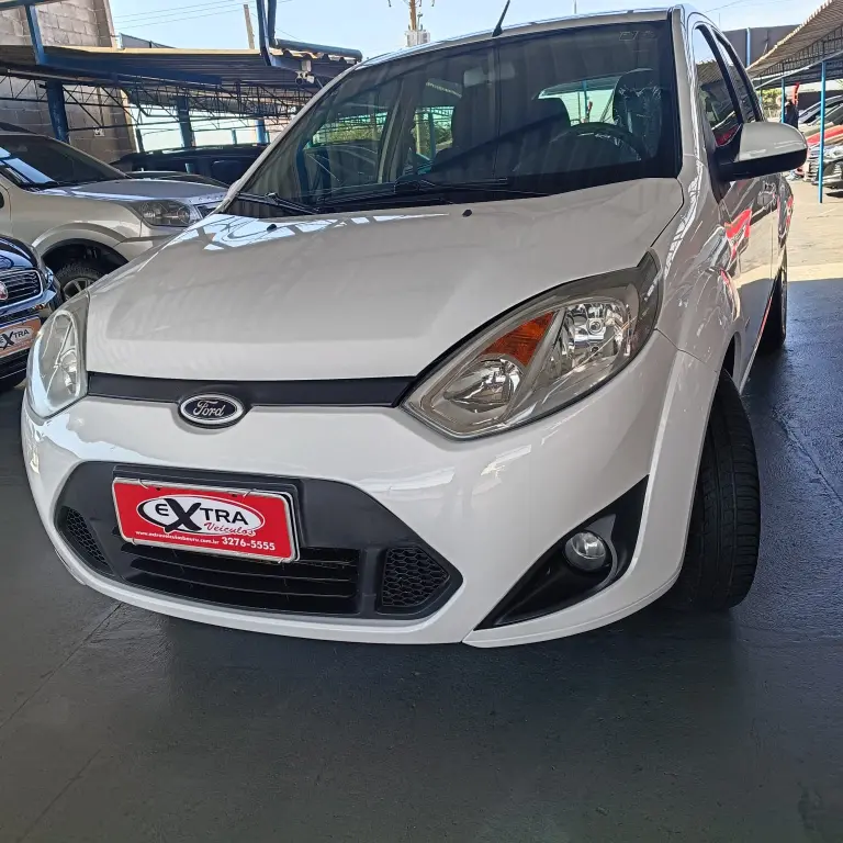 FORD Fiesta Hatch - Foto