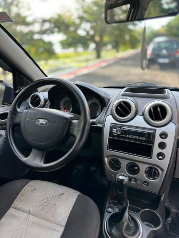 FORD Fiesta Hatch - Foto