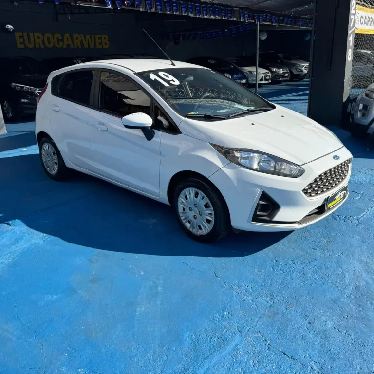FORD Fiesta Hatch - Foto