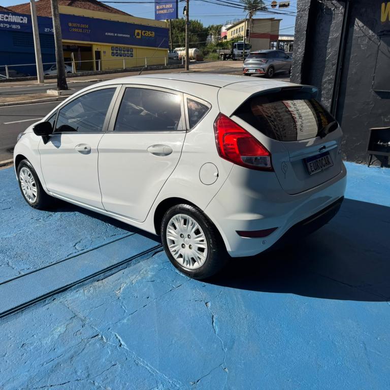 FORD Fiesta Hatch - Foto
