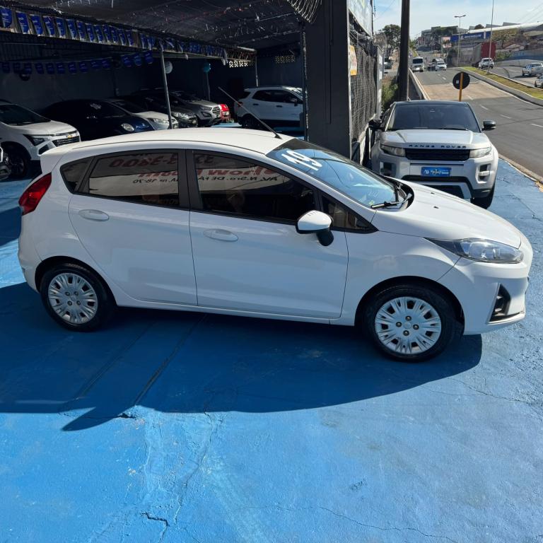 FORD Fiesta Hatch - Foto