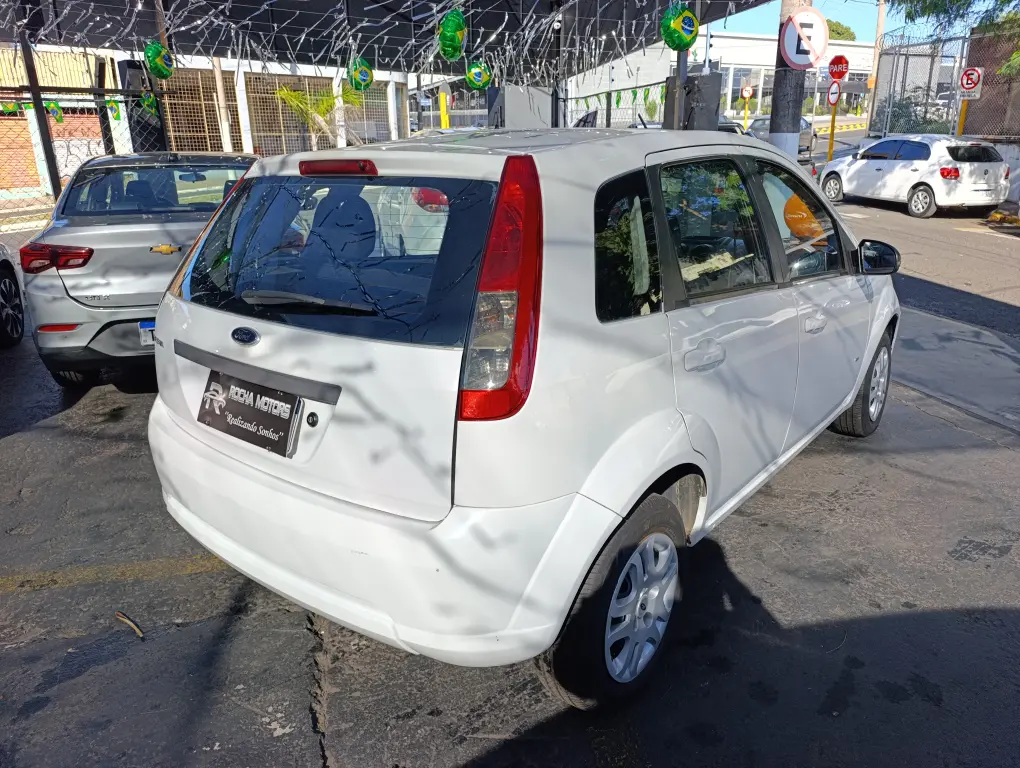 FORD Fiesta Hatch - Foto