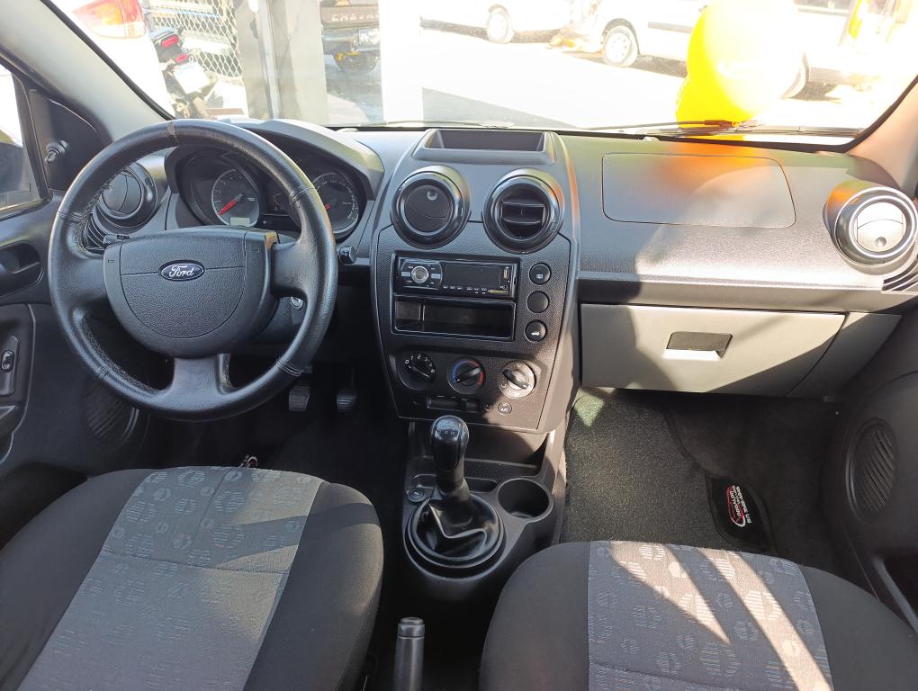 FORD Fiesta Hatch - Foto
