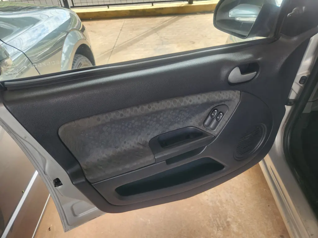 FORD Fiesta Hatch - Foto