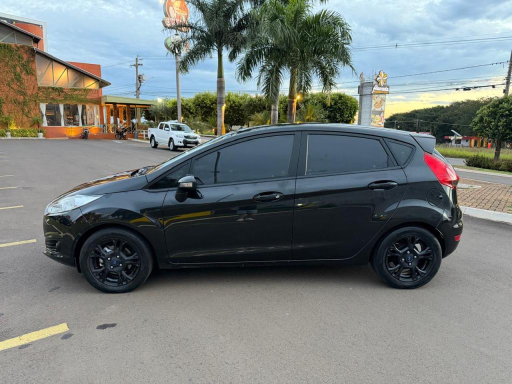 FORD Fiesta Hatch - Foto