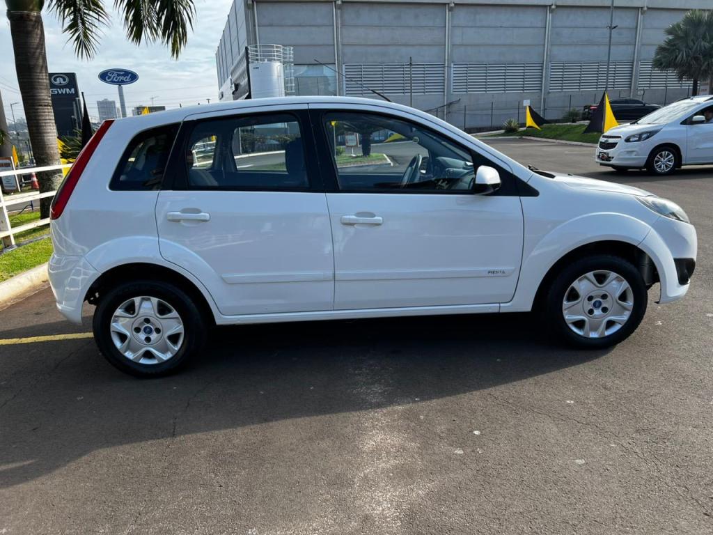 FORD Fiesta Hatch - Foto