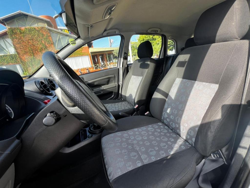 FORD Fiesta Hatch - Foto