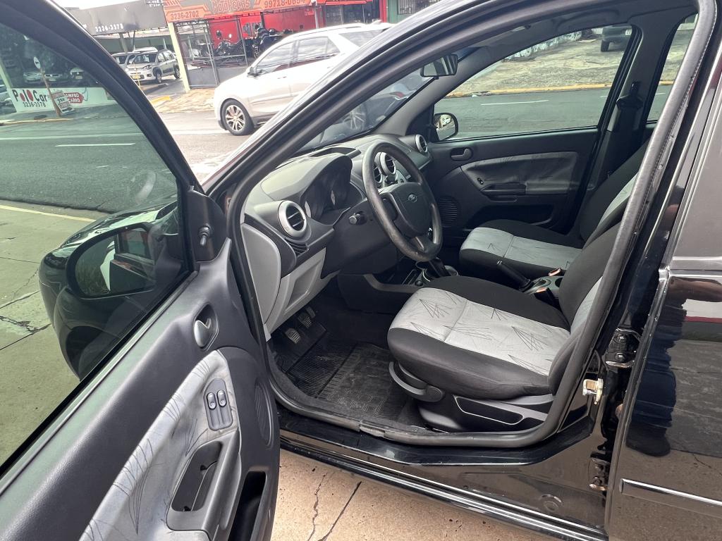 FORD Fiesta Hatch - Foto