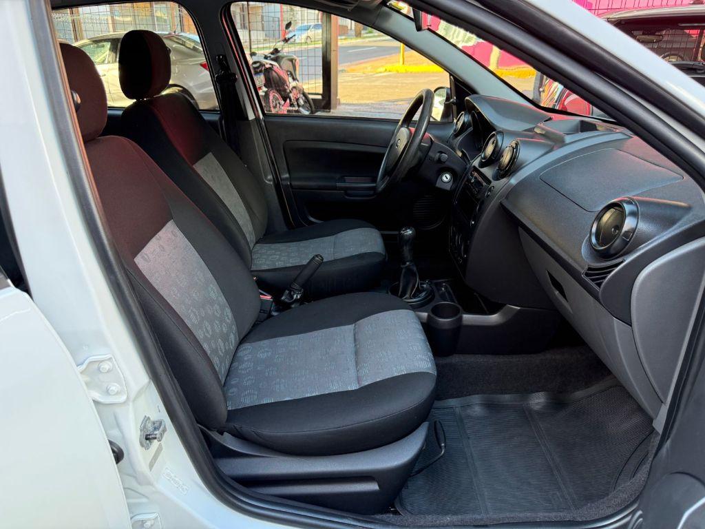 FORD Fiesta Hatch - Foto