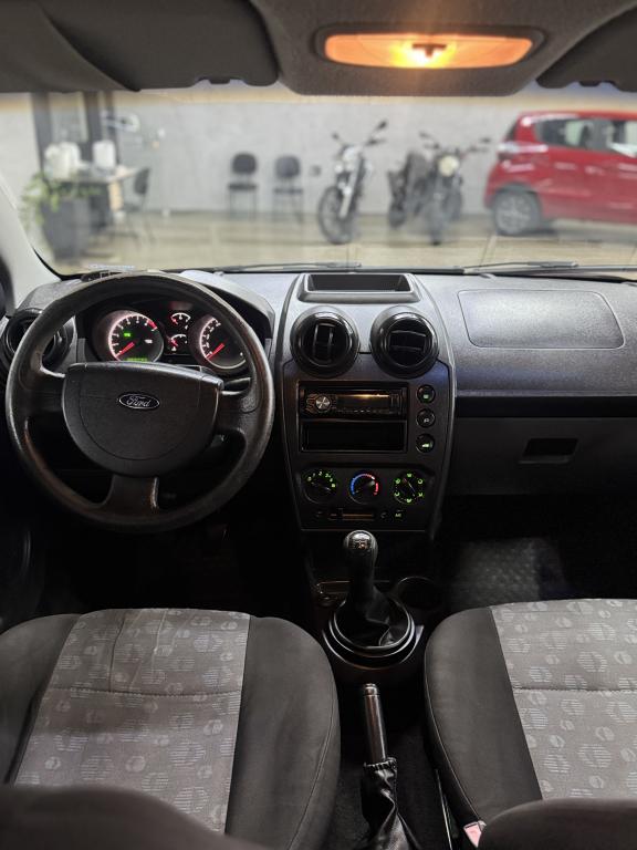 FORD Fiesta Hatch - Foto