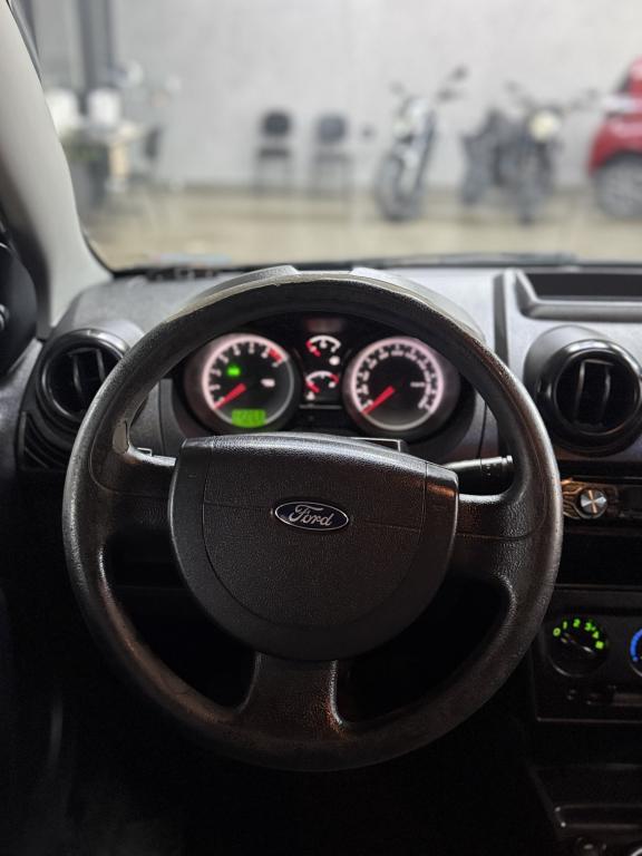 FORD Fiesta Hatch - Foto