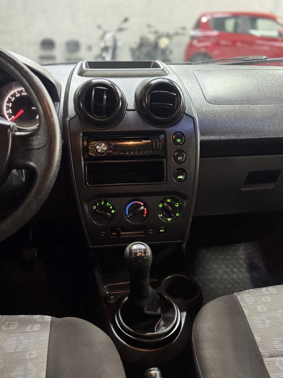 FORD Fiesta Hatch - Foto