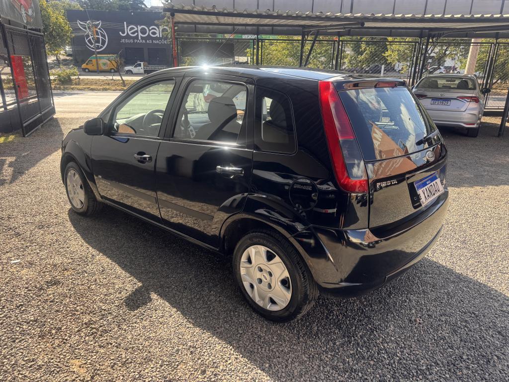 FORD Fiesta Hatch - Foto