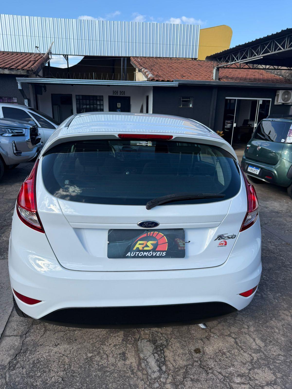 FORD Fiesta Hatch - Foto
