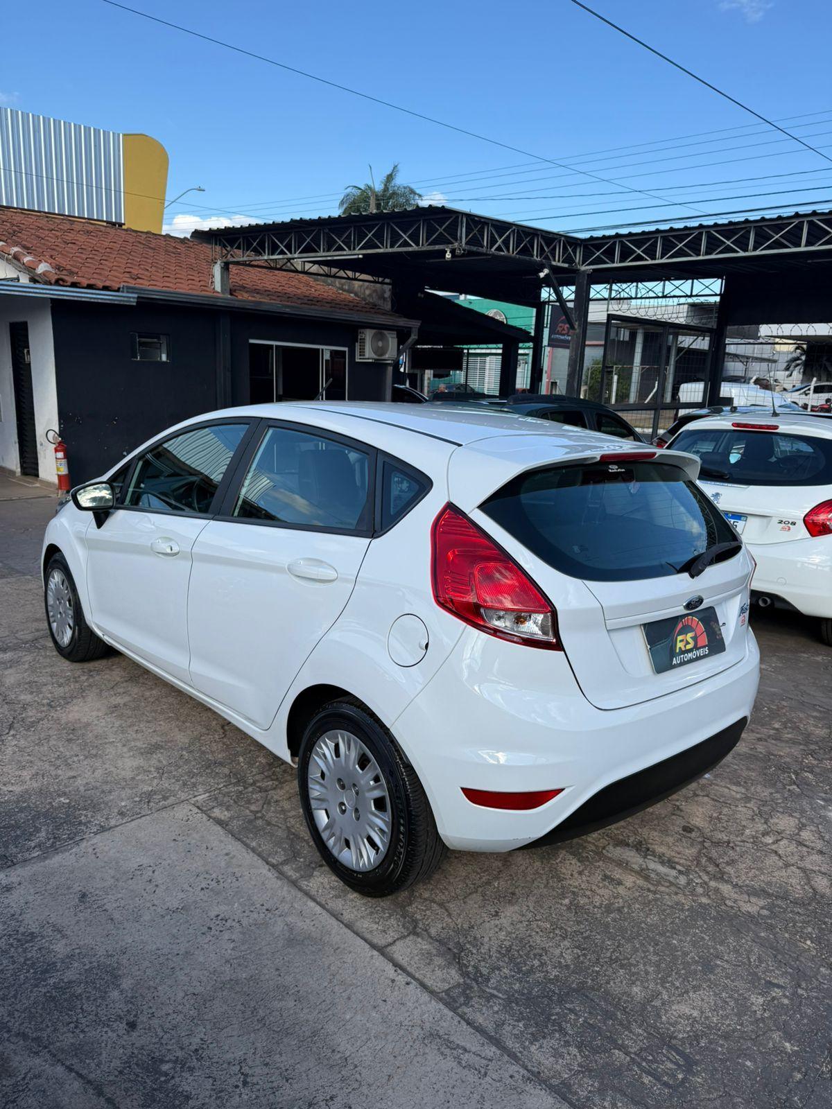 FORD Fiesta Hatch - Foto
