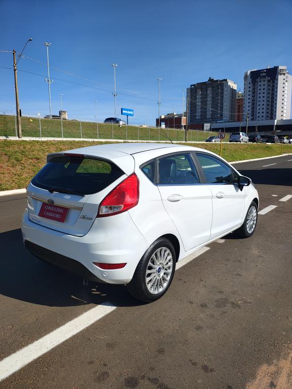 FORD Fiesta Hatch - Foto