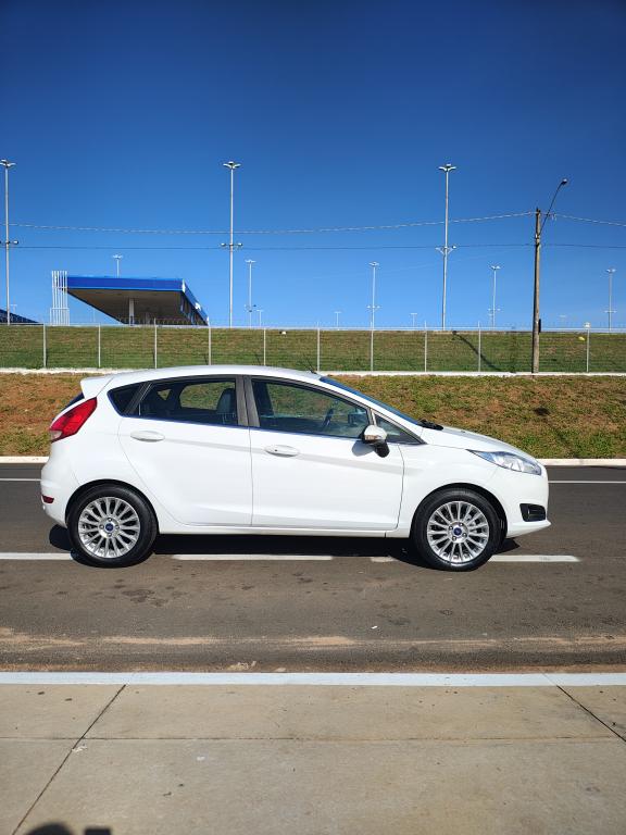 FORD Fiesta Hatch - Foto