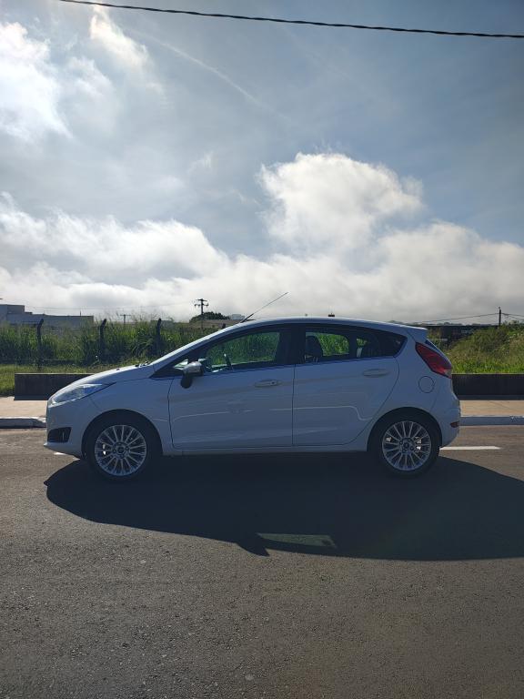 FORD Fiesta Hatch - Foto