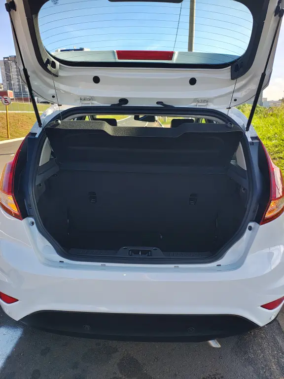 FORD Fiesta Hatch - Foto