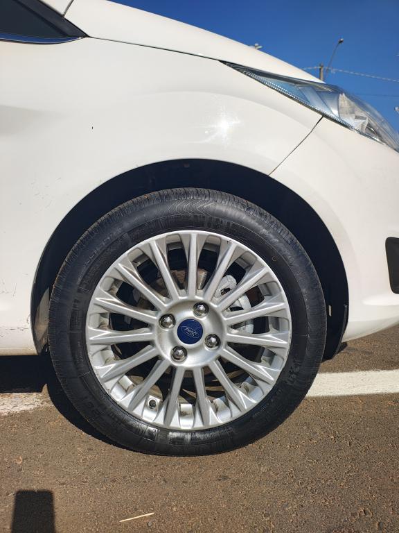 FORD Fiesta Hatch - Foto