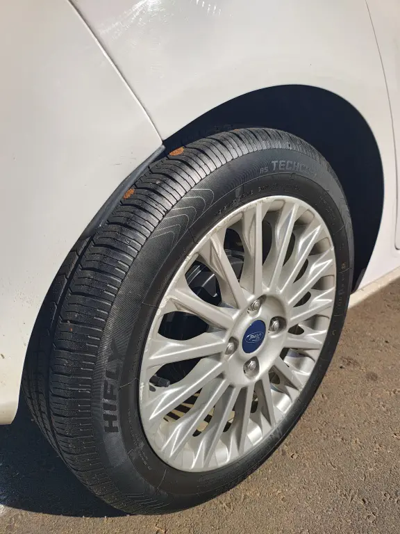 FORD Fiesta Hatch - Foto