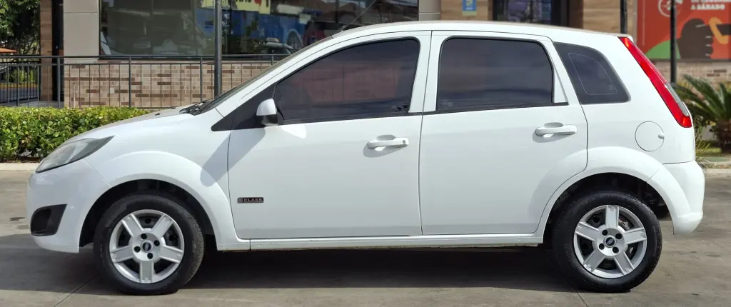 FORD Fiesta Hatch - Foto