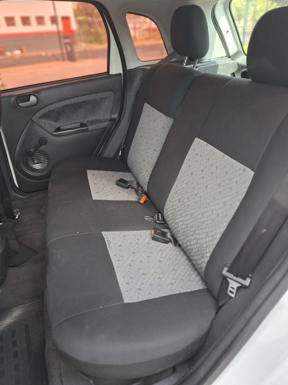FORD Fiesta Hatch - Foto