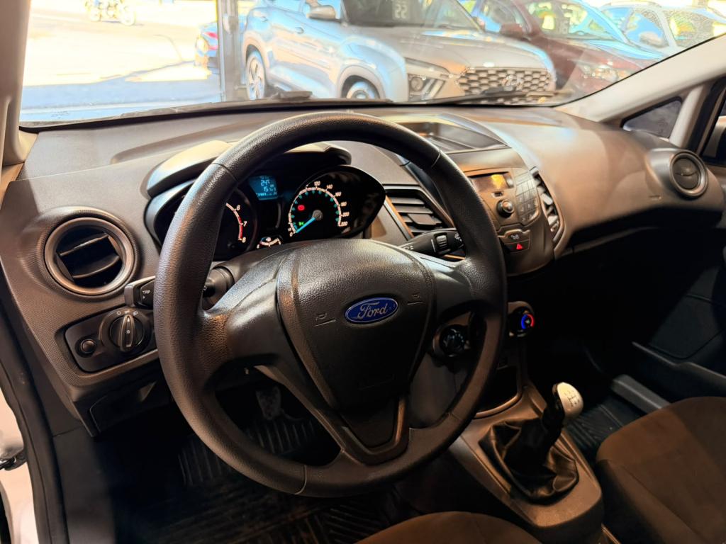 FORD Fiesta Hatch - Foto