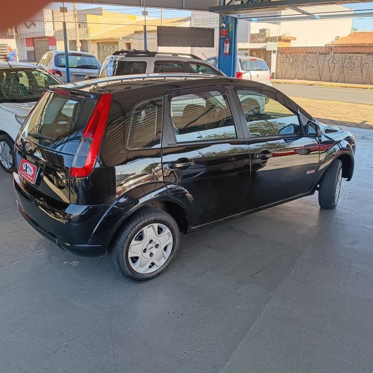 FORD Fiesta Hatch - Foto